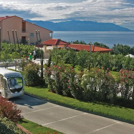 Apartment Stunning In With Sauna, 2 Bedrooms And Wifi Novi Vinodolski