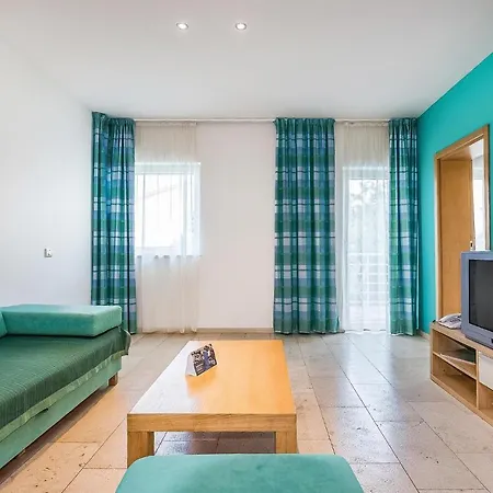 Stunning In With Sauna, 2 Bedrooms And Wifi Apartment Novi Vinodolski